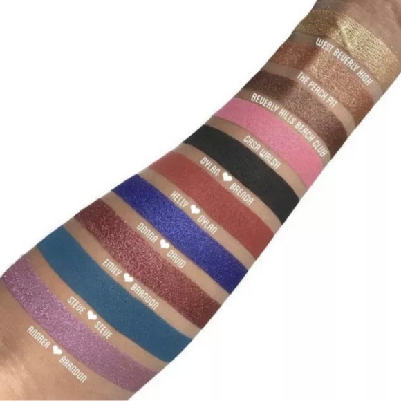 A Rare Beverly Hill 90210 Eye Shadow Palette that is hard to find! - Picture 4 of 5